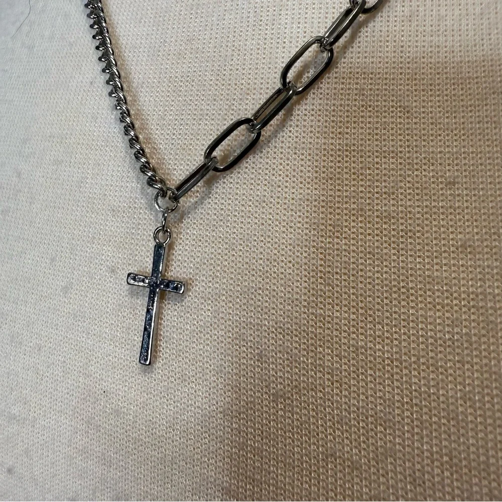 Minimalist Silver split chain Necklace with Cross Pendant